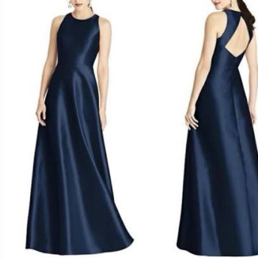 Timeless elegance gown. Great for weddings, prom, holiday party.